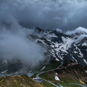 The “Alpine Gran Turismo”: High Passes & Panoramic Roads